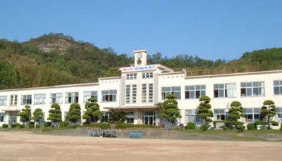中学校　御津中学校（中学校）まで1444m