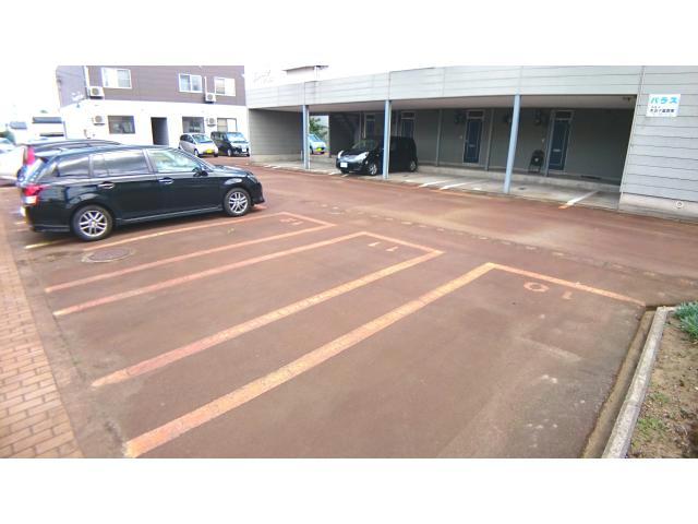 駐車場　駐車場