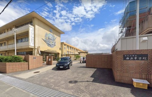 中学校　和歌山市立西浜中学校（中学校）まで1532m