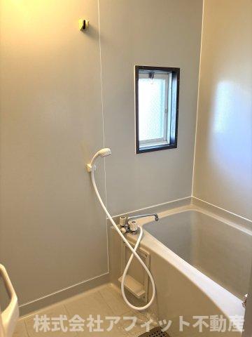 バス・シャワールーム　シャワー付き