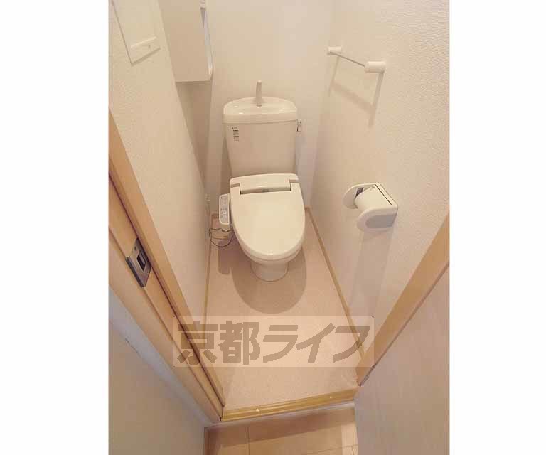 トイレ　ウォシュレットつきです。