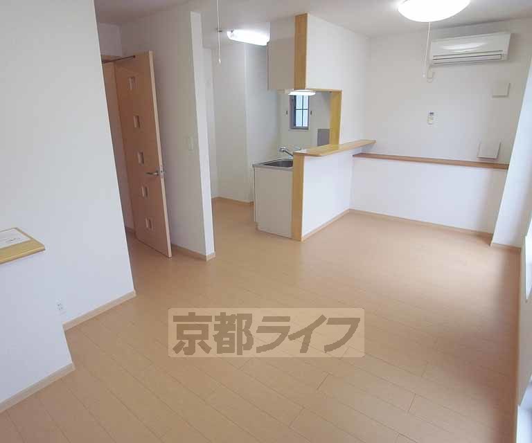 居室・リビング　広々とした綺麗なお部屋です。