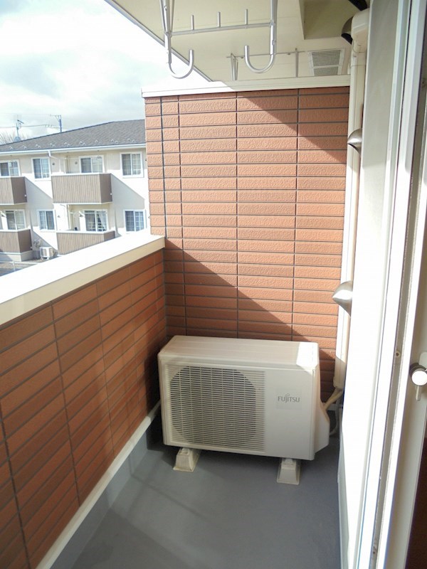 バルコニー　写真は202号室です（参考）