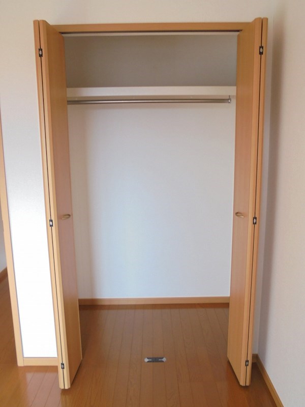 収納　写真は202号室です（参考）