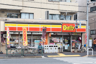 コンビニ　デイリーヤマザキ丸八通り店（コンビニ）まで435m