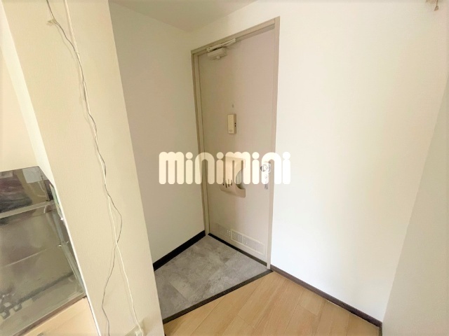 玄関　別部屋の写真です