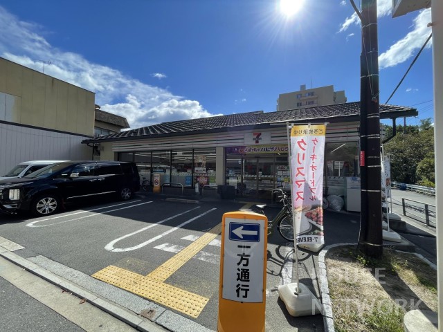 コンビニ　セブン-イレブン 京都堀川今出川店（コンビニ）まで400m