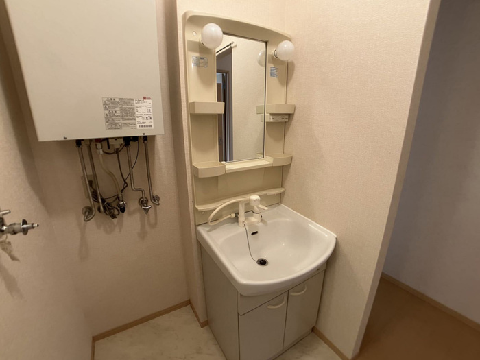 洗面設備　コンパクトで使いやすい洗面所