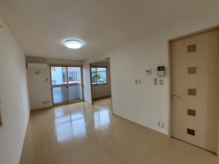 居室・リビング　ゆったり過ごせる居間です