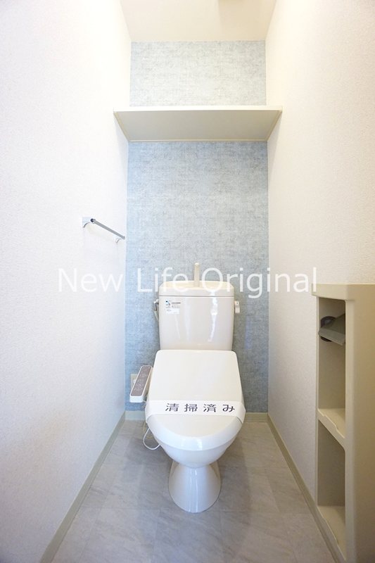 トイレ　温水洗浄機能付きのトイレです♪