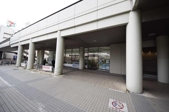コンビニ　ファミリーマートプラウドタワー船橋店（コンビニ）まで157m
