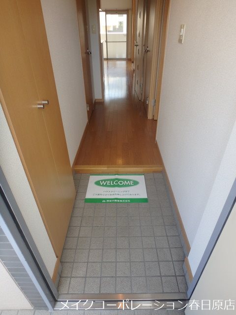 玄関　写真は同型タイプ