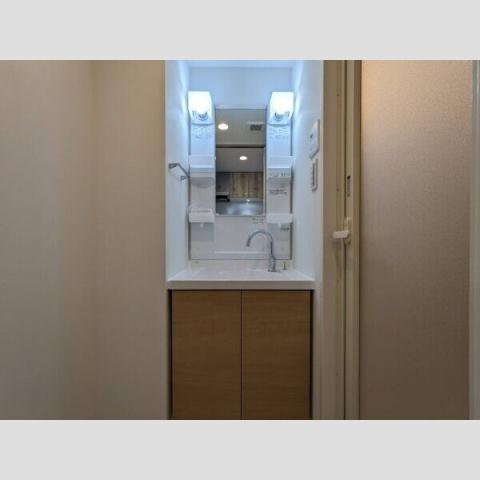 コンビニ　セブン－イレブン大田区蒲田本町２丁目店（コンビニ）まで296m