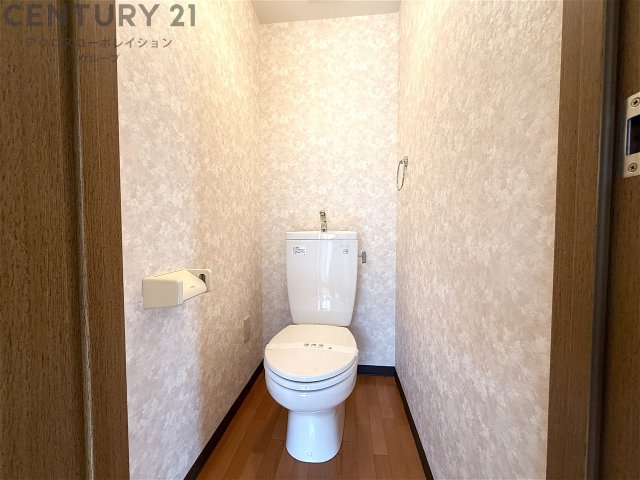 トイレ　落ち着いた色調のトイレです♪