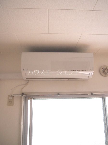 その他設備　エアコン設備でついています。