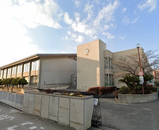 中学校　岡山市立京山中学校（中学校）まで1266m