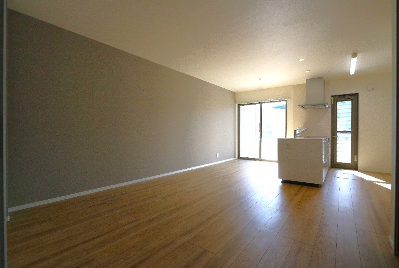 居室・リビング　16帖で開放感のあるリビングです