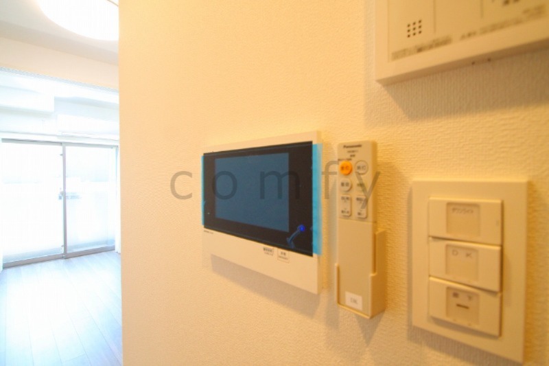 セキュリティ　モニター付きインターホン