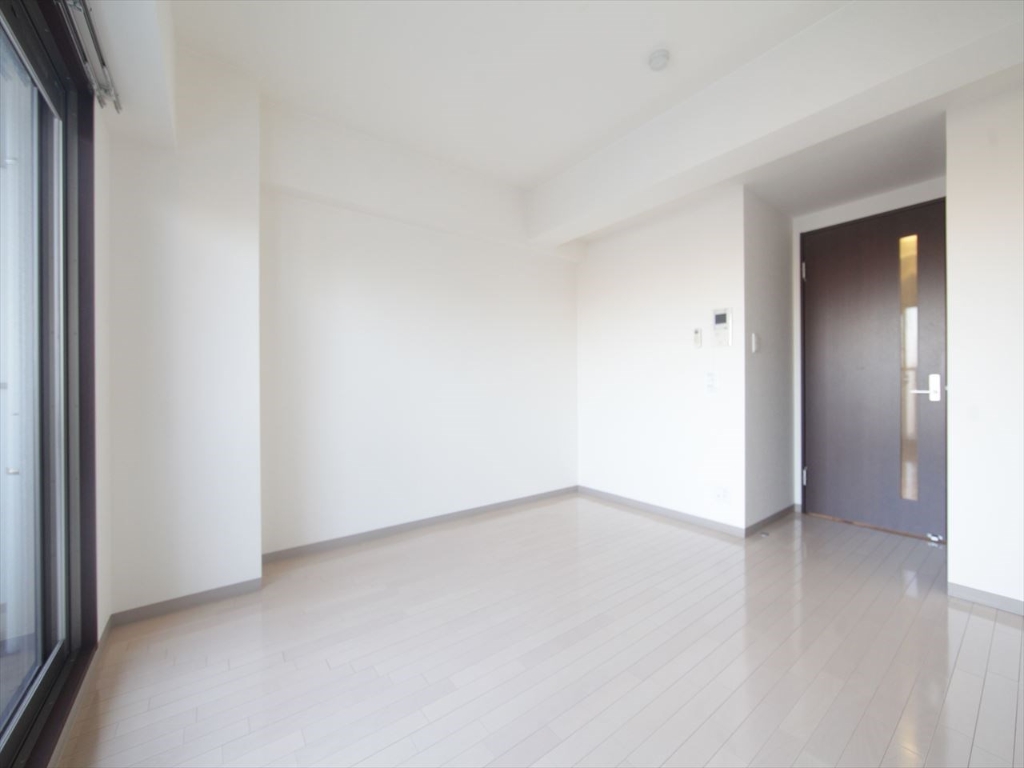 居室・リビング　洋室7.4帖　クローゼット付（収納充実してます）