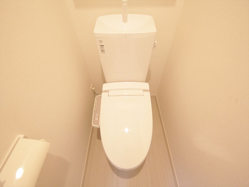 トイレ　温水洗浄暖房便座付トイレ