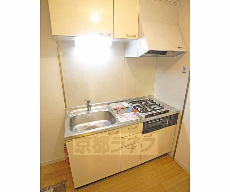 キッチン　収納がしっかりしているキッチンです。