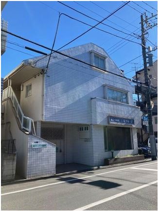 建物外観　木造住宅は空気の循環が起こりやすく、冬の結露も少ないです。