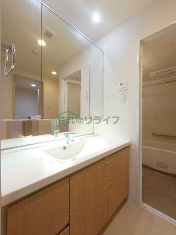 洗面設備　内装中