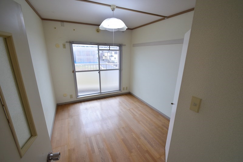 居室・リビング　201号室参照