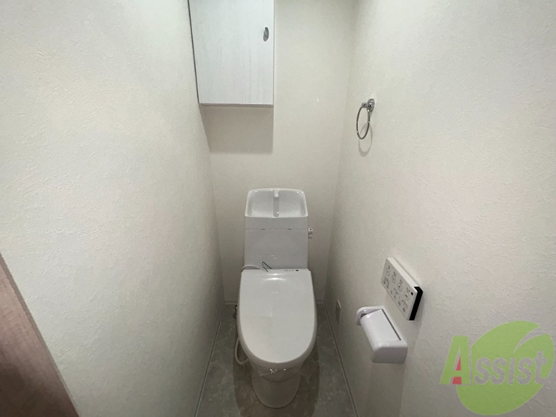 トイレ　トイレは温水洗浄便座となっており、快適にお使いいただけます。