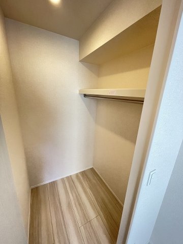 収納　洋室6.2帖のお部屋にあるウォークインクローゼットです♪たっ