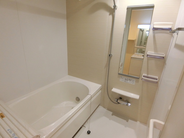 バス・シャワールーム　★大型バスルーム★　★浴室乾燥機・追焚機能★