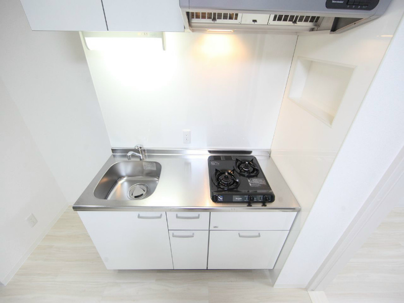 キッチン　システムキッチン（ガス2口）冷蔵庫・レンジ等ご用意できます