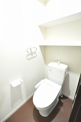 トイレ　温水洗浄便座付き