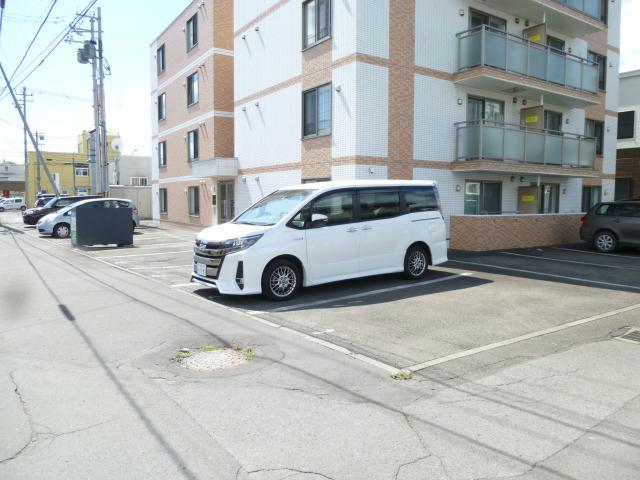 駐車場　駐車場