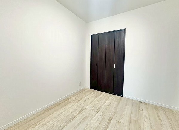 その他設備　北側洋室2部屋もリノベェーション済み