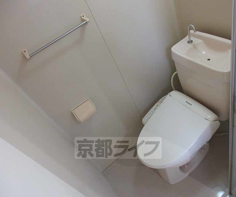 トイレ　清潔感のあるトイレです