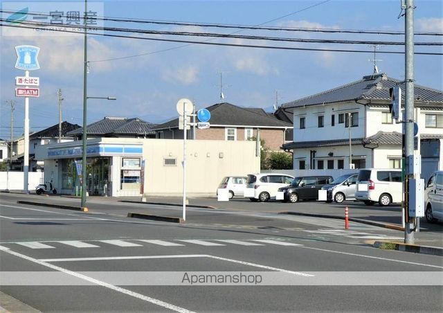 コンビニ　ローソン（コンビニ）まで194m