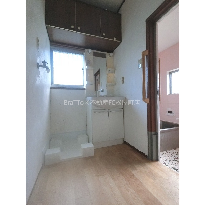 洗面設備　脱衣場