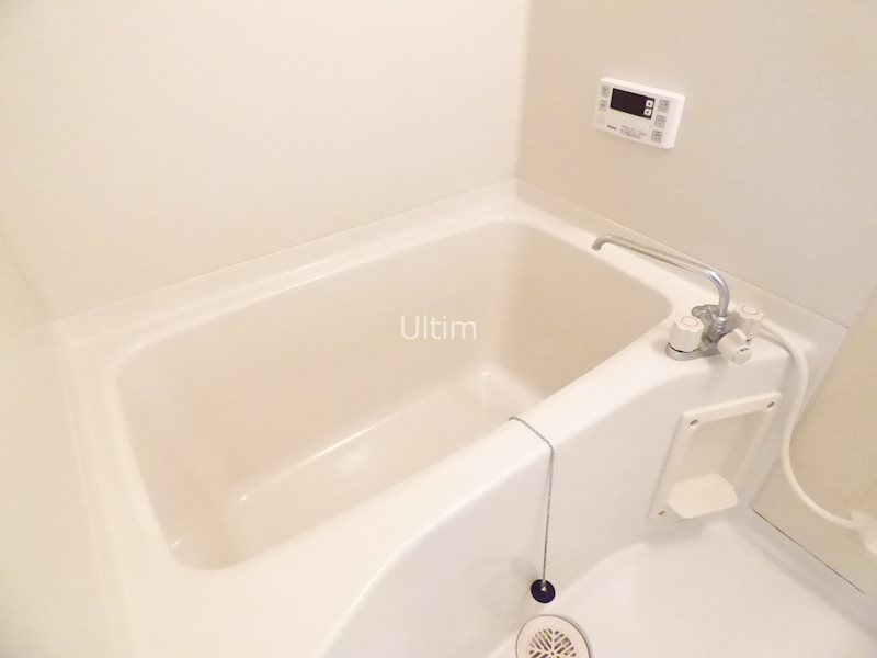 バス・シャワールーム　違うお部屋の写真です。ご参考までに