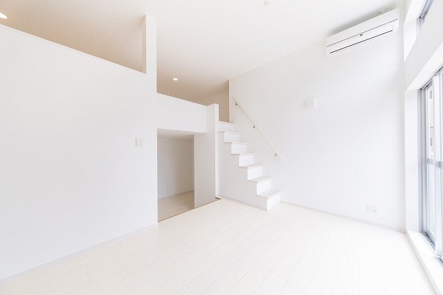 居室・リビング　オシャレなメゾネットタイプ