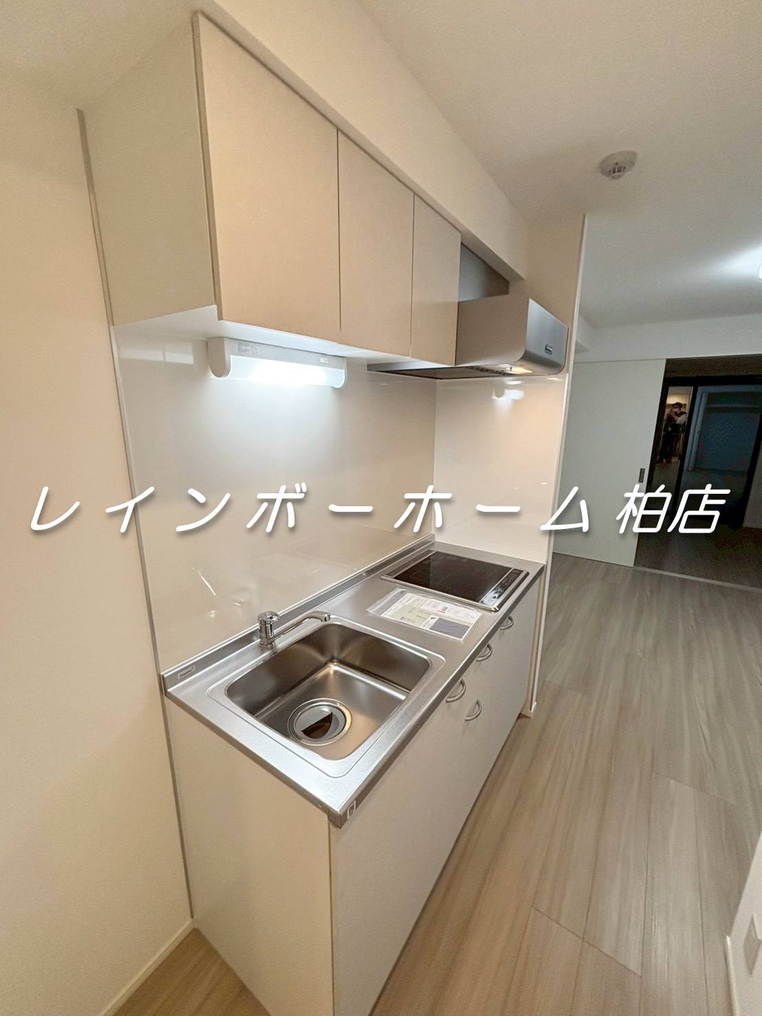 キッチン　コンパクトなキッチンで掃除もラクラク