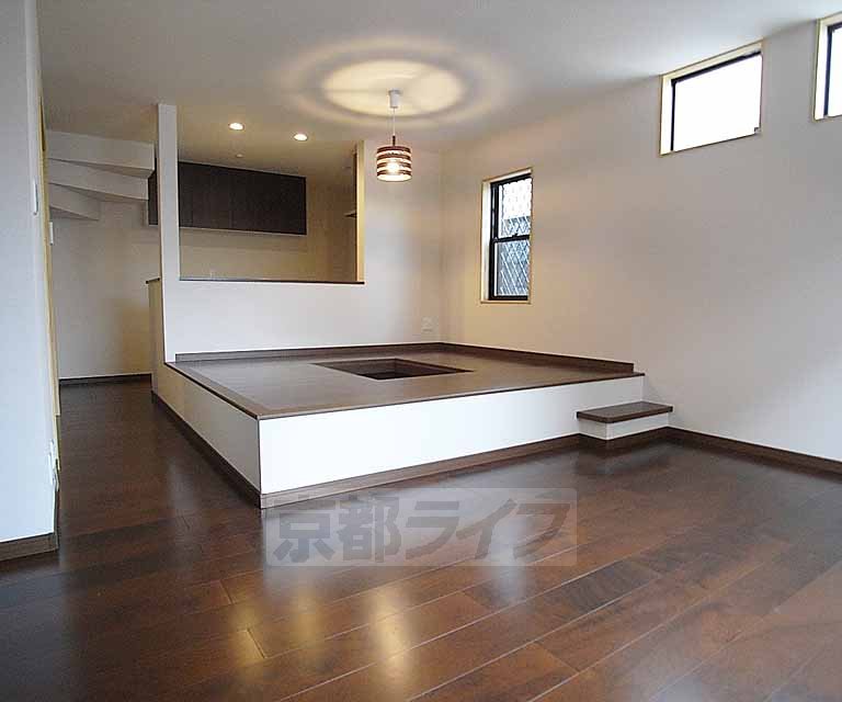 居室・リビング　なんと掘りごたつ付きなのです