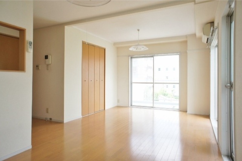 居室・リビング　図面と現状に相違がある場合には現状を優先