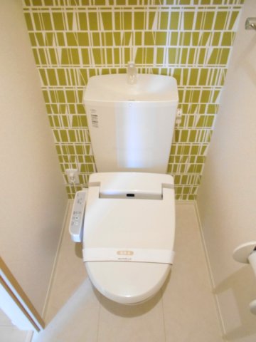 トイレ　※参考　別号室のお写真です