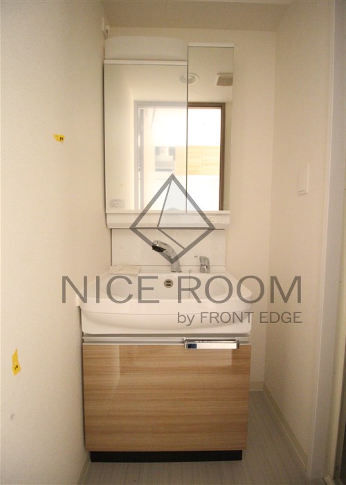 洗面設備　プレサンスOSAKA DOMECITYビーツ　独立洗面台