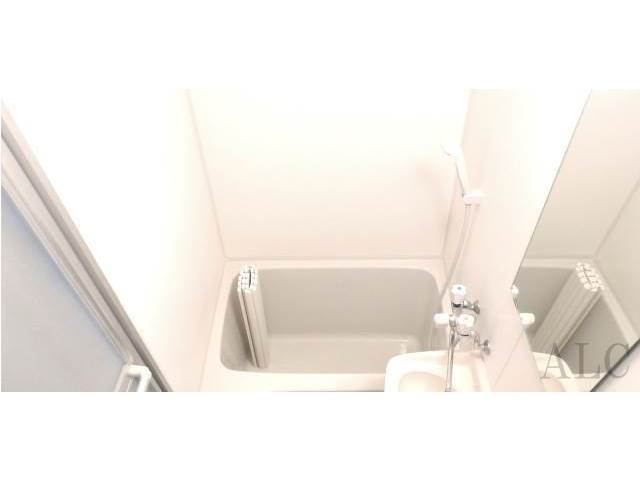 バス・シャワールーム　落ち着いた空間のお風呂です