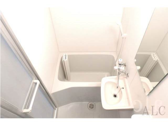 洗面設備　コンパクトで使いやすい洗面所