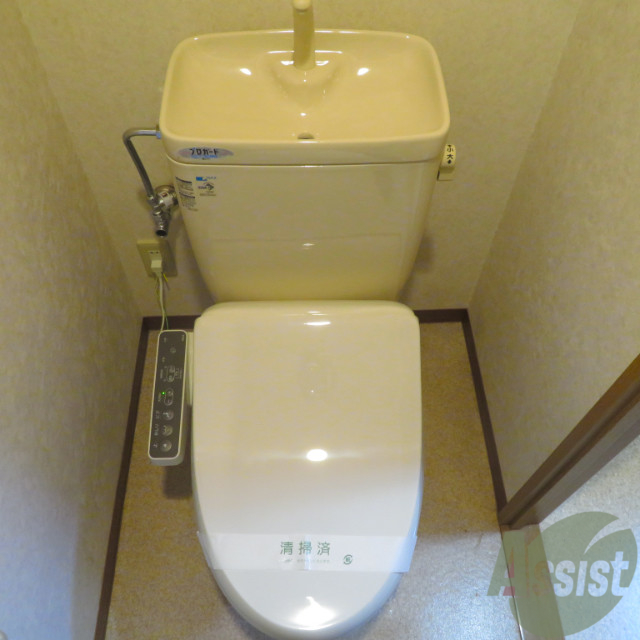 トイレ　シンプルなトイレです。問題なくお使いいただけます。