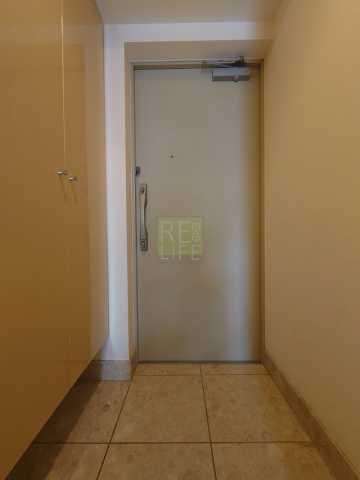 玄関　リライフ浅草店