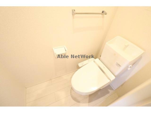 トイレ　温水洗浄暖房便座付き